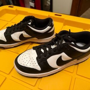 Nike Panda dunks Black and White Sneakers